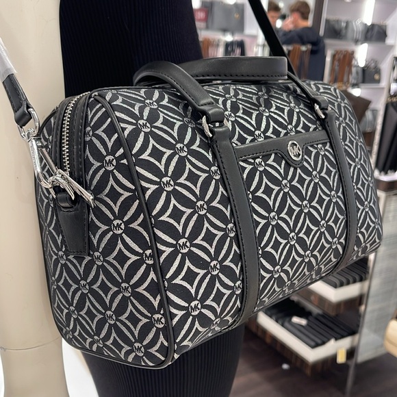 MICHAEL KORS JST TRAVEL MEDIUM DUFFLE SATCHEL SHOULDER CROSSBODY BAG MK BLACK - Picture 6 of 16